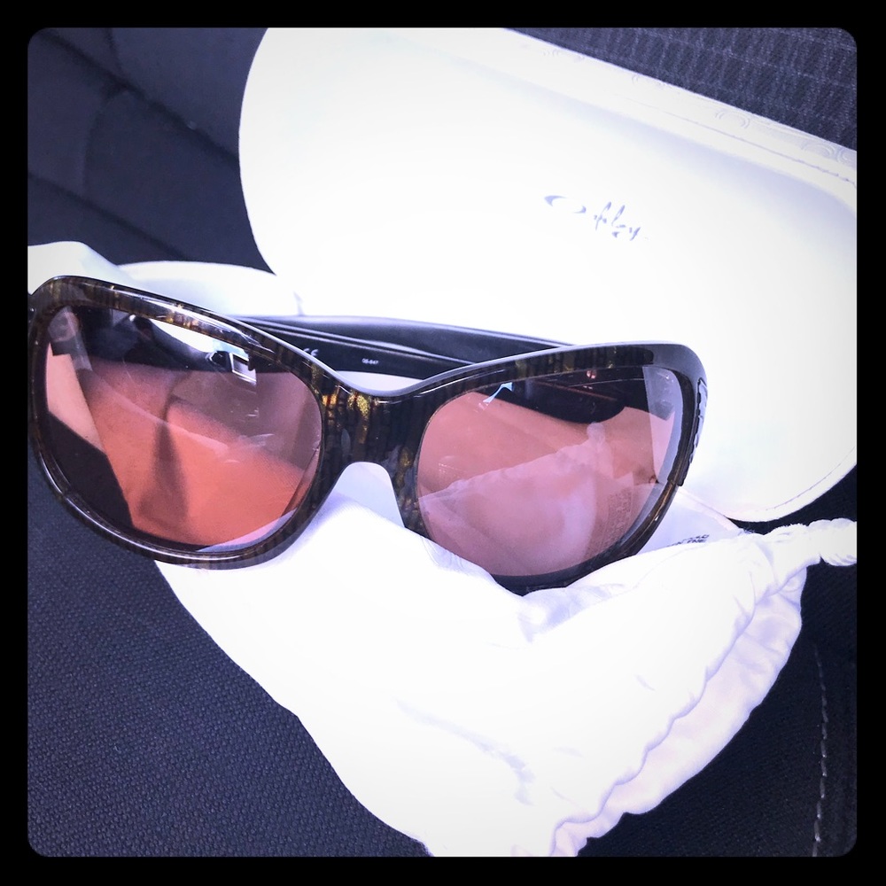 Women’s Embrace Oakley Sunglasses